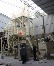 河南原陽(yáng)綠?？?中型顆粒飼料機(jī)組